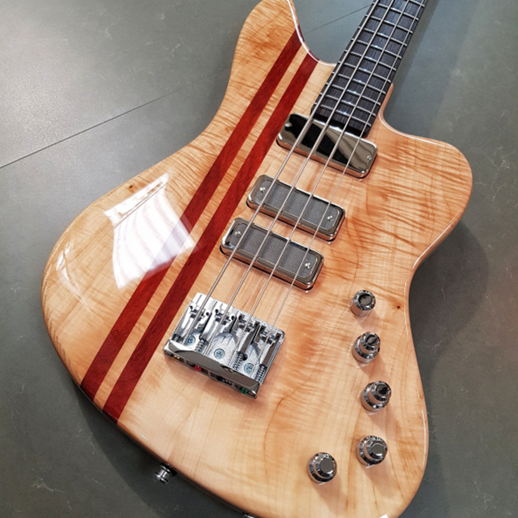 Adonis-Bass-04