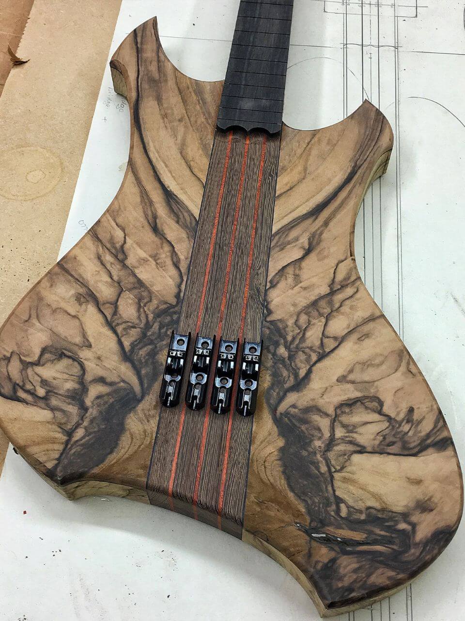 Hell-Raiser-Bass-3